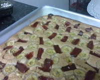 Bolo de banana, canela e goiabada