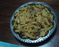 Macarrão rápido com beringela e mussarela