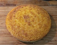 Broa de fubá molhadinha, fofinha e sem glúten