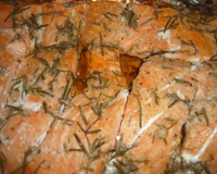 Salmão assado com molho de maracujá