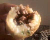 Bolinho de mandioca recheado de carne moída