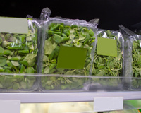 Você não vai acreditar no que essa mulher encontrou na embalagem de verdura (cuidado, pode te dar pesadelo!)