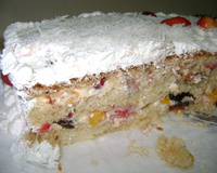 Bolo com recheio de ameixa e pessêgo da mamãe Cida