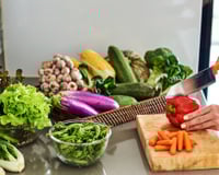 É assim que eu faço para ter vegetais para a semana toda: preparo apenas uma vez, rende muitas porções e ajuda a manter a dieta