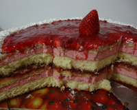 Bolo mousse de morango