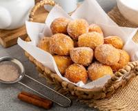 Gostinho de infância: 6 acessórios de cozinha para fazer bolinho de chuva