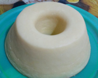 Bolo de carimã com leite condensado