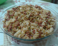 Fusilli com abobrinha e calabresa