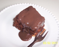 Bolo de chocolate com creme de café com chocolate