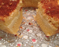 Bolo de fubá cremoso com queijo