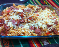 Fusili ao molho de calabresa e tomates