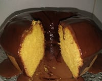 Bolo fofinho de cenoura com chocolate
