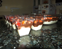 Morango com creme e chocolate