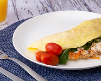 Essa crepioca recheada com frango e cottage salva o almoço em 10 minutos