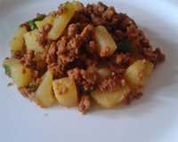 Carne de soja com batatas