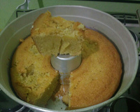 Bolo de farinha de trigo cremoso