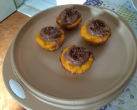 Bolinho cupcake de cenoura com brigadeiro