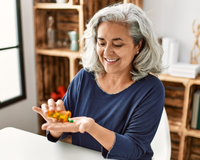Poucos sabem, mas o ômega-3 combinado com essa vitamina pode ser a melhor dupla de suplementação para retardar o envelhecimento