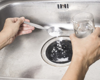 Como desentupir a pia da cozinha: 3 dicas simples