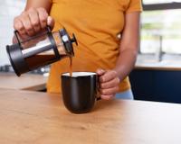 Sou especialista em saúde garanto: "Evite beber café durante as nove horas que antecedem o sono para que o corpo aproveite melhor os efeitos positivos da bebida"