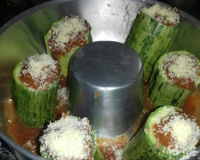 Abobrinha recheada com carne moída