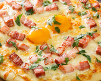 Já imaginou uma pizza à carbonara? O TudoGostoso te ensina a misturar esses sabores INCRÍVEIS