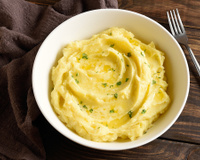 Parece exagero, mas colocar esse ingrediente no purê de batata muda completamente a textura e o sabor