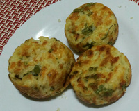 Bolinho de arroz com espinafre no forno
