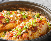 Melhor que salmão: receita com frango ao estilo toscano é mais barata e infinitamente mais gostosa que a original com peixe