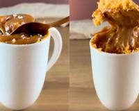 Bolo de caneca de doce de leite: só 4 ingredientes, fica super fofinho e não transborda no micro-ondas