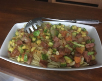 Macarrão com abobrinha e calabresa