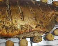 Tambaqui assado recheado com farofa