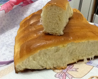 Pão de cachorro quente na máquina de pão