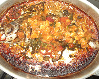 Corvina ao forno ao molho de camarão