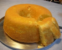 Bolo de mandioca com coco