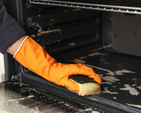 O forno estava tenebroso, mas ficou brilhando como novo depois que usei só um pouquinho dessa mistura