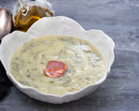 Caldo de batata com linguiça calabresa