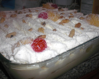 Pavê com abacaxi e coco