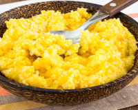 Pão de cuscuz fácil de fazer para o café da manhã: receita fica pronta em 3 minutos no micro-ondas