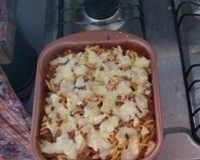 Penne ao molho de carne moída com creme de leite