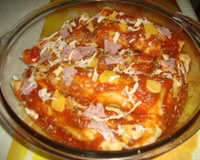 Panquecas com recheio de carne moída e acelga ao molho de tomate