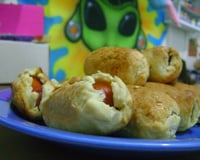 Enroladinho de salsicha assado fácil