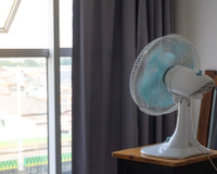 Você sabia que existe um ventilador que funciona como repelente e acaba com os pernilongos?