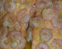 Postas de salmão assado com molho de camarão