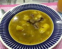 Sopa de mandioca com costela bovina