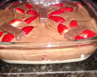 Receita de torta gelada de bis e morango