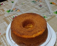 Bolo de fubá com casquinha de açúcar e canela