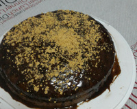 Bolo de chocolate com amendoim