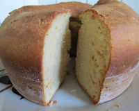Bolo de queijo ralado