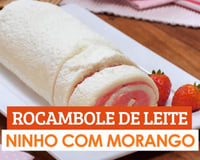 Rocambole de leite ninho com morango
